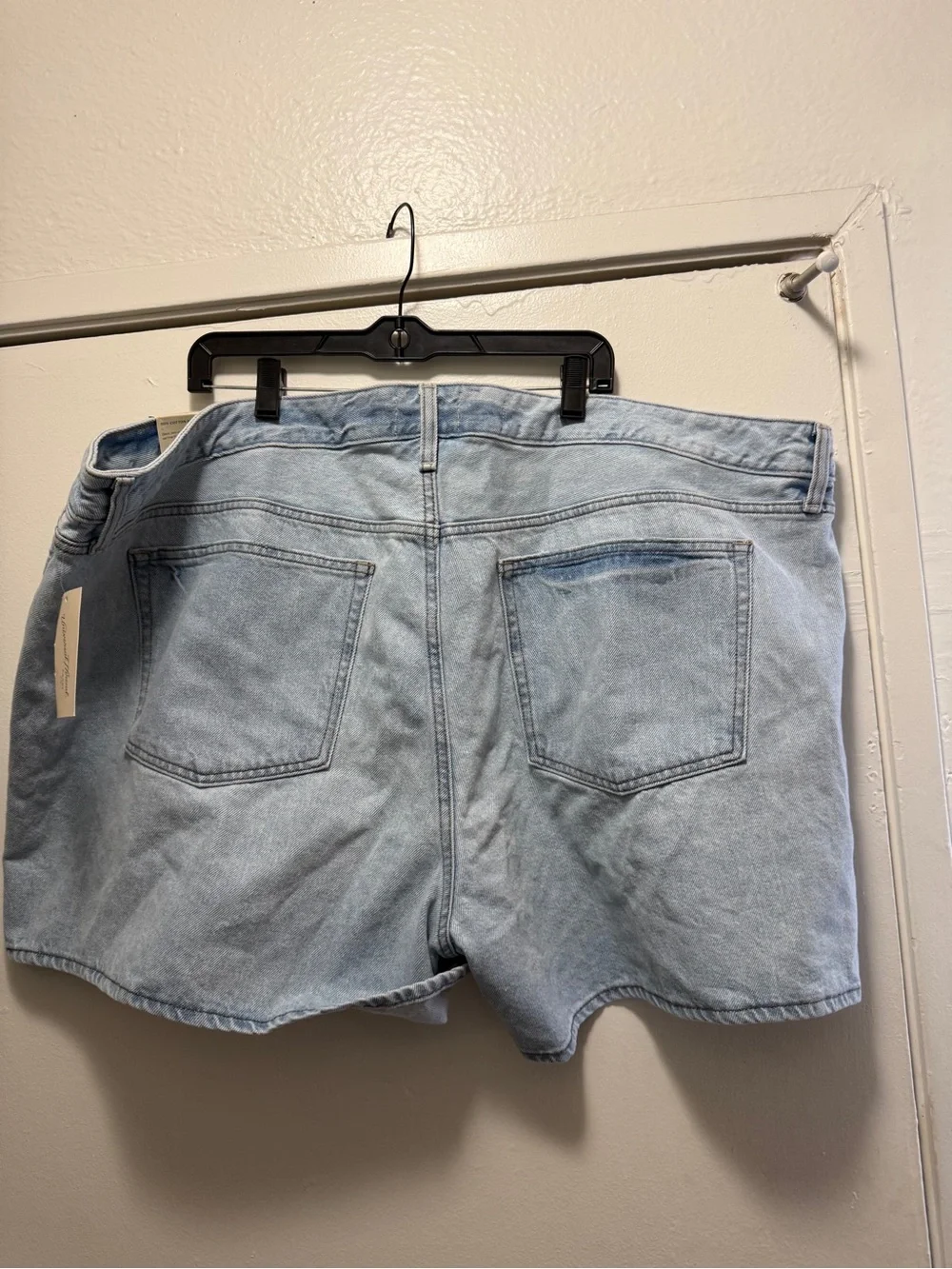 🌟 NWT Universal Thread Mid Rise 90s Baggy Denim Shorts Size 28 Light Wash 🌟